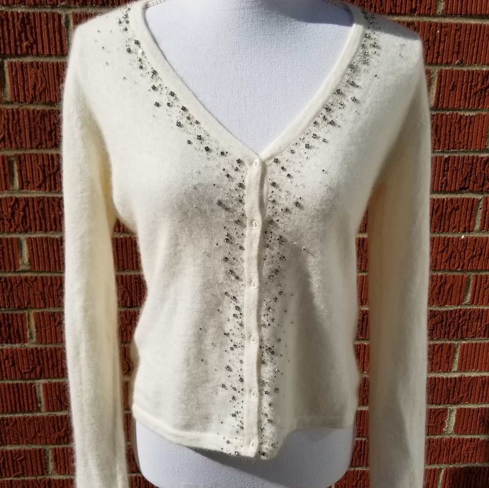 Vntg rockabilly pinup angora  v-neck swaeter, w/ crystal accents M